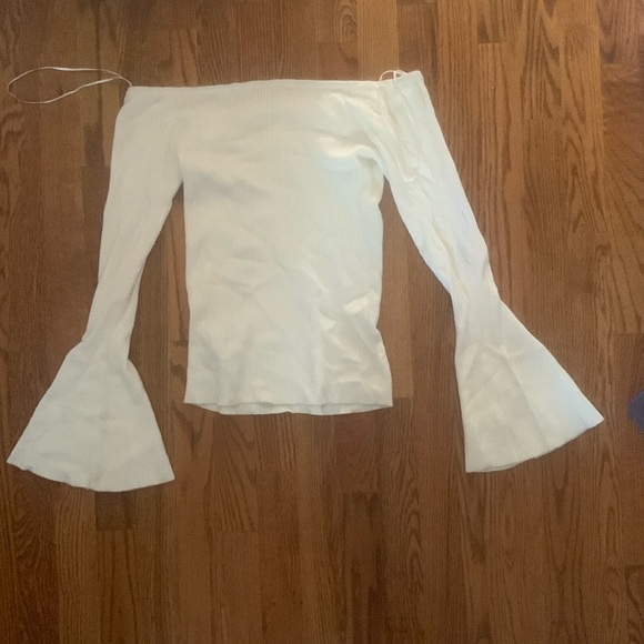 Guess off Shoulder Ribbed Sweater/shirt - Picture 3 of 3